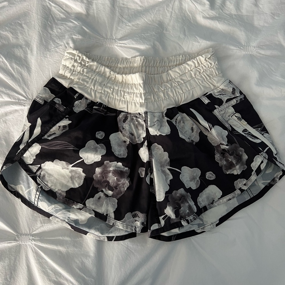 Lulu floral track that short | size 6